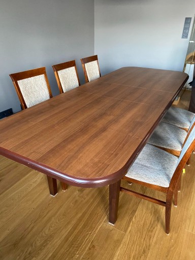 Zdjęcie oferty: Stół rozkładany oraz 6 krzeseł w komplecie
