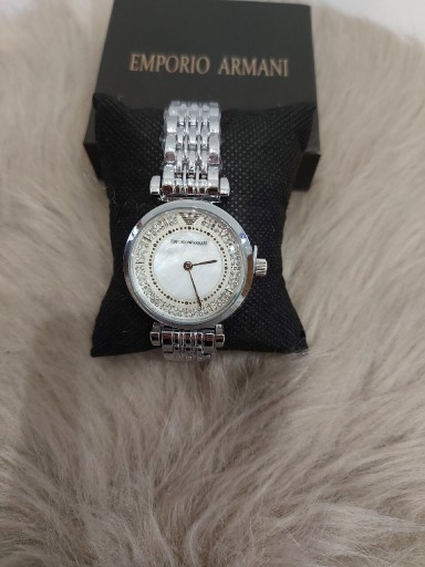 Zdjęcie oferty: srebrny zegarek Emporio Armani w pudelku