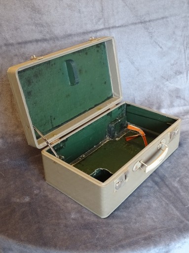 Zdjęcie oferty: Pudełko walizka na rzutnik 425X250X155mm drewniane