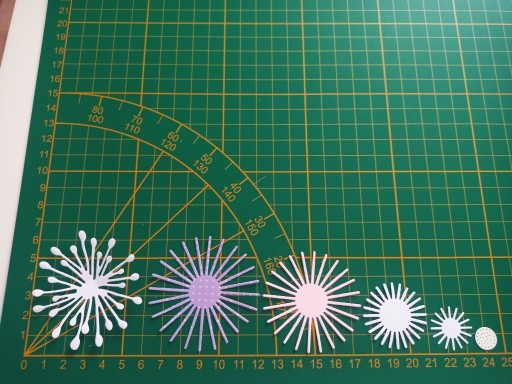 Zdjęcie oferty: Papierowe scrapki - zestaw 6 elementów kwiatka
