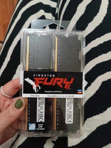 Zdjęcie oferty: Pamięć RAM Kingston DDR4 16 GB 3200 (NIEUŻYWANE)