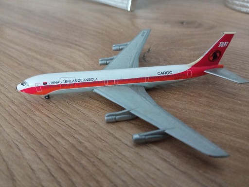 Zdjęcie oferty: Model samolotu Boeing 707 Angola Cargo Herpa 