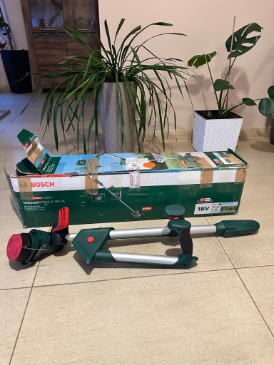 Zdjęcie oferty: Bosch UniversalGrassCut 18V-260 bez ładowarki 