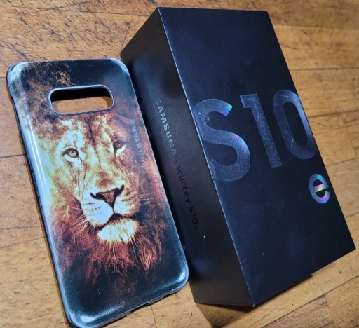 Zdjęcie oferty: Samsung S10e telefon + etui