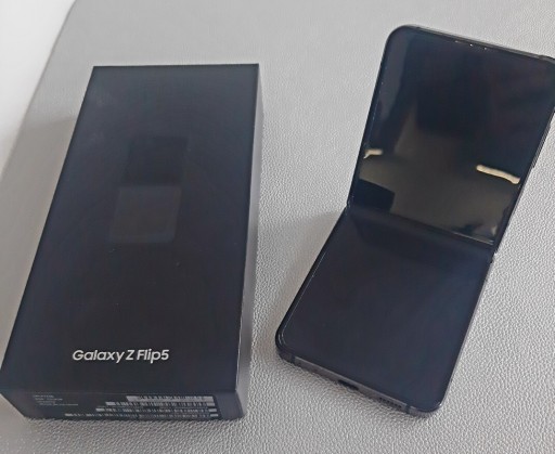 Zdjęcie oferty: Samsung Galaxy Z Flip5 512GB