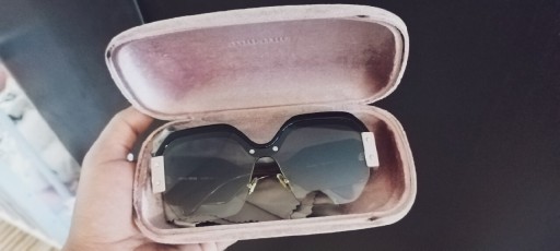 Zdjęcie oferty: Okulary przeciw słoneczne Miu Miu