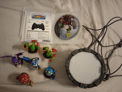 Zdjęcie oferty: Spyro Giants PS3 - Gra, portal i 6 figurek