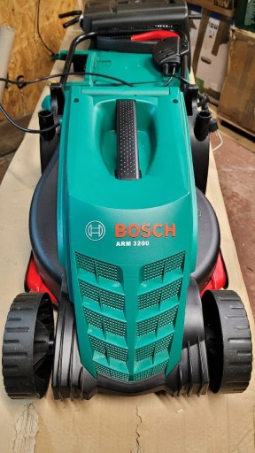 Zdjęcie oferty: Kosiarka Bosch ARM 3200 powystawowa