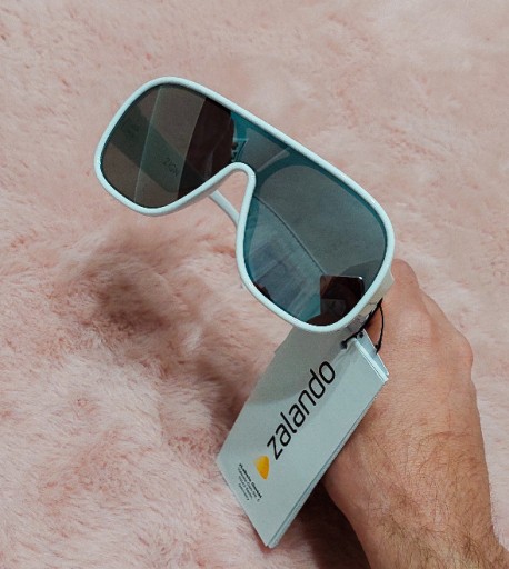Zdjęcie oferty: Okulary przeciwsłoneczne Zign białe filtr UV nowe
