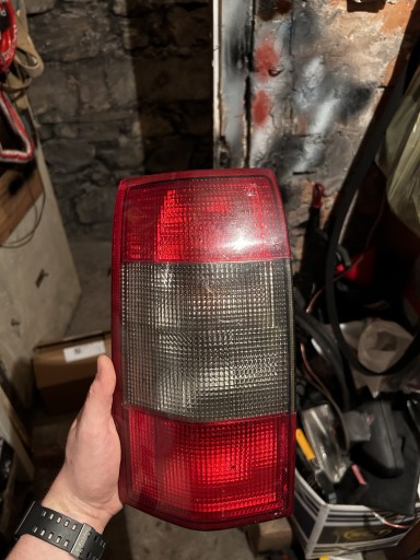 Zdjęcie oferty: Lampa tył Opel Omega b caravan kombi lewa