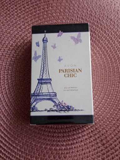 Zdjęcie oferty: PARISIAN CHIC 50 ml Avon woda perfumowana 