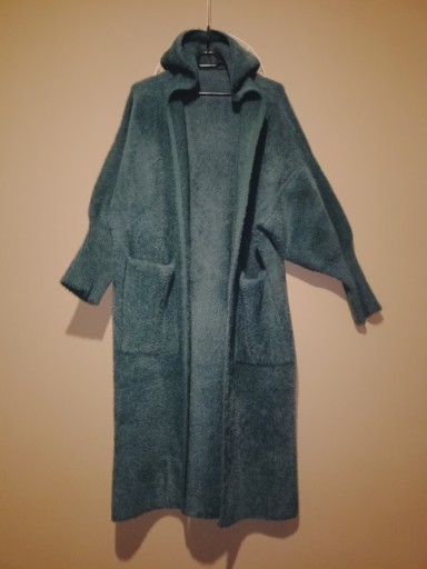 Zdjęcie oferty: Wełniany płaszcz narzutka alpaka rozmiar uni