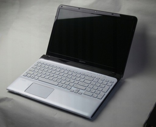 Zdjęcie oferty: Laptop Sony Vaio SVE151G13M Intel Core i5 8GB SSD