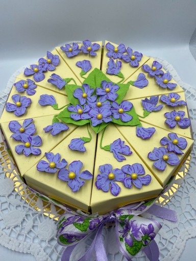Zdjęcie oferty: Fiołkowy tort ręcznie wykonany dla mamy