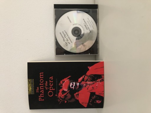Zdjęcie oferty: Książka The Phantom of the opera z płytą CD