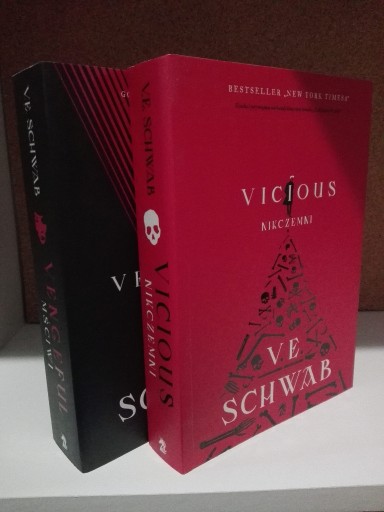 Zdjęcie oferty: VICIOUS Nikczemni VENGEFUL Mściwi VICTORIA SCHWAB