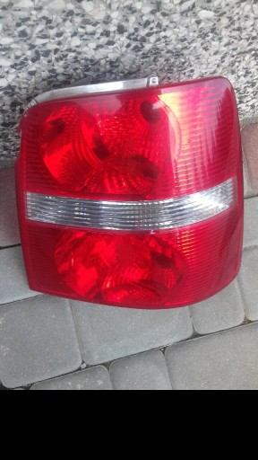 Zdjęcie oferty: Kompletna lampa tył do VW Touran 1.9