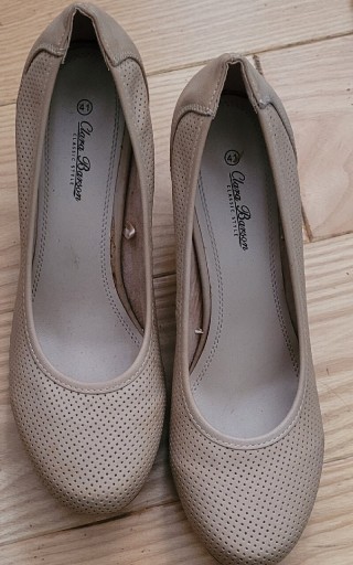 Zdjęcie oferty: Buty na koturnie Clara Barson 41