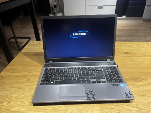 Zdjęcie oferty: Laptop Samsung NP550P i5 6gb 1T /550p