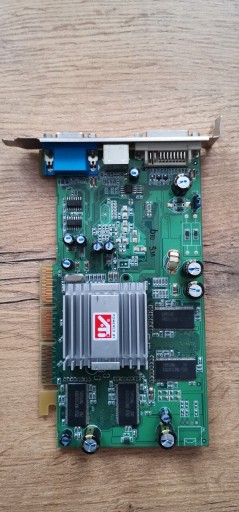 Zdjęcie oferty: Karta graficzna ATI Radeon 9000 AGP 128MB ram