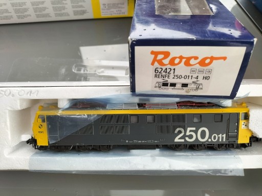 Zdjęcie oferty: Lokomotywa RENFE 250 Roco