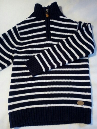 Zdjęcie oferty: Sweterek i  bluza  chłopiec 122,piżamka gratis