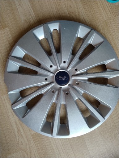Zdjęcie oferty: Kołpak ford 16 cali z uszczerbkiem 