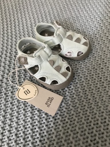 Zdjęcie oferty: Buty niechodki River Island 68