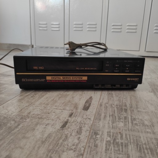 Zdjęcie oferty: Magnetowid VHS Sharp VC-6V3DP - zjadł kasetę