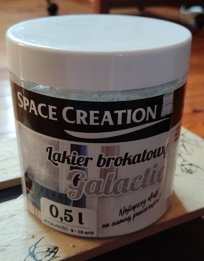 Zdjęcie oferty: Lakier brokatowy Galactic - srebrny - 0,5 l