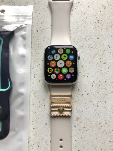 Zdjęcie oferty: Watch apple seria 4 44mm 