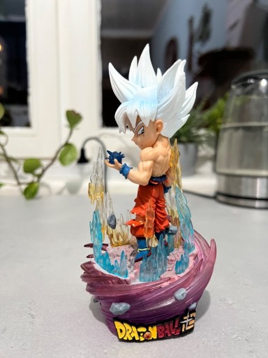 Zdjęcie oferty: Figurka Dragon Ball Son Goku Ultra Instinct