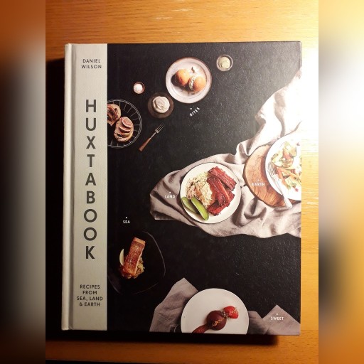 Zdjęcie oferty: Huxtabook. Recipes from sea, land & earth /Wilson