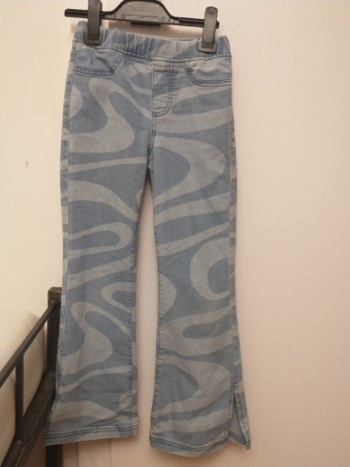 Zdjęcie oferty: Jeansy  spodnie dla dziecka rozmiar 134