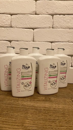 Zdjęcie oferty: Regenerujący szampon z czosnkiem na porost Farmasi