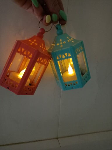 Zdjęcie oferty: Zielony lampion dekoracyjny lampka na półkę wisi