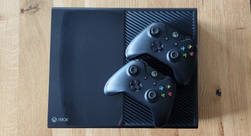 Zdjęcie oferty: Sprzedam Xbox One 500 GB 
