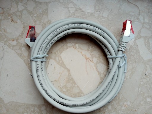 Zdjęcie oferty: Kabel sieciowy RJ45 S/FTP 4PR CAT6 3m PiMF LSZH