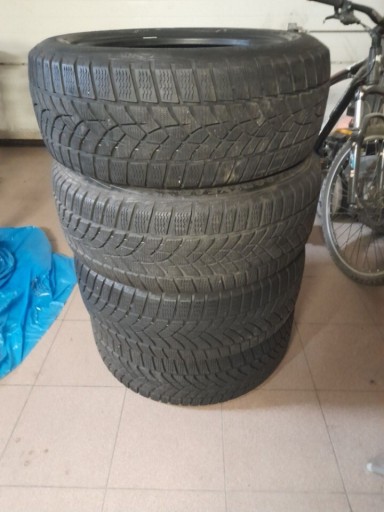 Zdjęcie oferty: Opony zimowe 235/55 R18 Zimowe SUV Goodyear