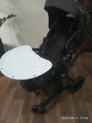 Zdjęcie oferty: Wózek specjalistyczny Baffin + stolik