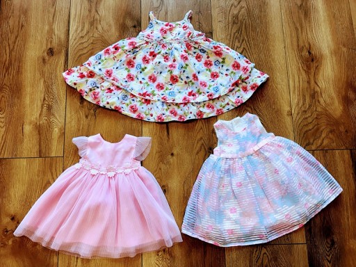 Zdjęcie oferty: Śliczne sukienki dla małej Księżniczki 74 Święta urodzinki Sylwester