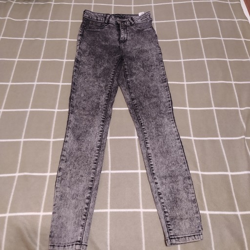 Zdjęcie oferty: spodnie jeans elastyczne CROPP rozm. 158-164
