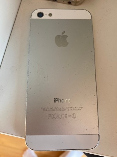 Zdjęcie oferty: iPhone 5 Silver Uszkodzony