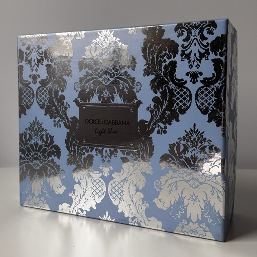 Zdjęcie oferty: Niebiesko-srebrne pudełko po zestawie Dolce&Gabbana light blue