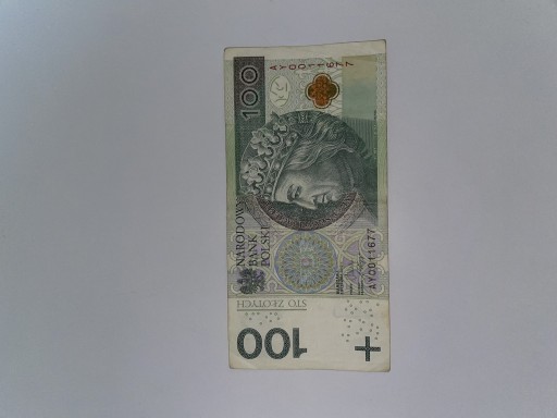 Zdjęcie oferty: 100 złotych seria AY 0011677