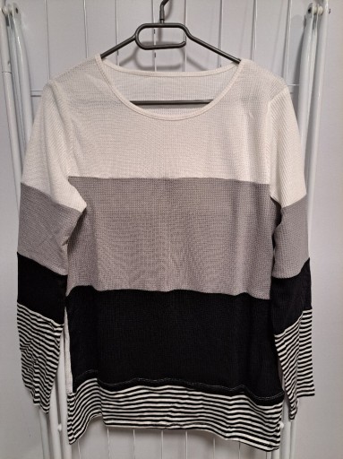 Zdjęcie oferty: Bluzka sweterkowa damska biało-czarna rozmiar M