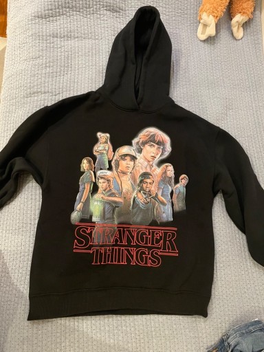 Zdjęcie oferty: Bluza z kapturem Stranger Things rozmiar 13-14