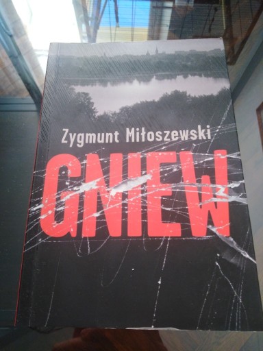 Zdjęcie oferty: Książka Zygmunta Miłoszewskiego 'Gniew' 