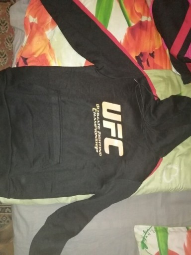 Zdjęcie oferty: Dresy UFC i koszulka puma 
