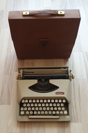 Zdjęcie oferty: Maszyna do pisania przenośna Royal